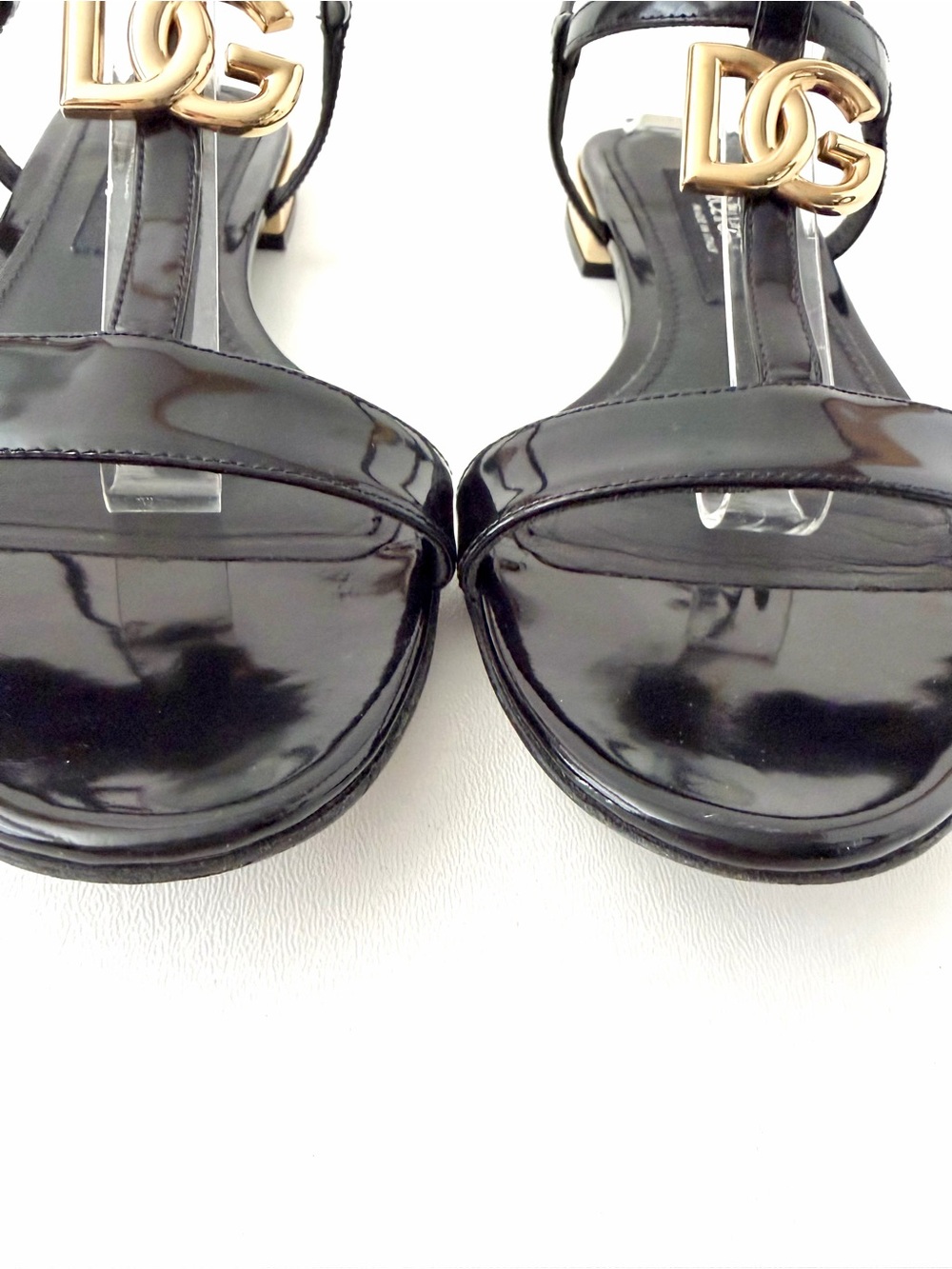 DOLCE & GABBANA | Black Patent DG Gold Logo Flat Sandals Ankle Strap EU 38.5 - Picture 5 of 13